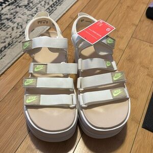 Nike icon, classic sandal women’s size 9 color sale and ghost green